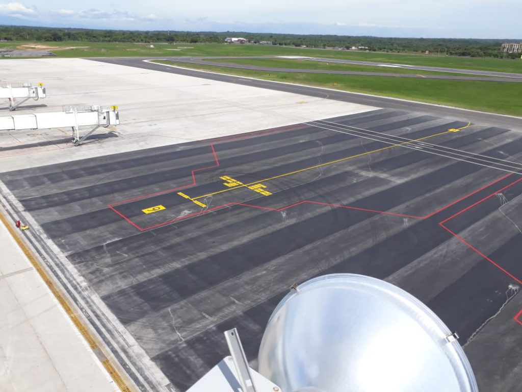 Gobierno promete construir pista de aterrizaje del aeropuerto Daniel Oduber en tres años