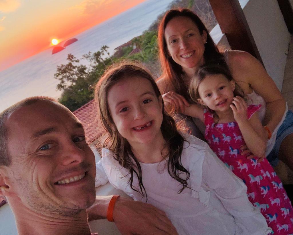 Así pasa una familia de turistas ingleses su aislamiento en Costa Rica