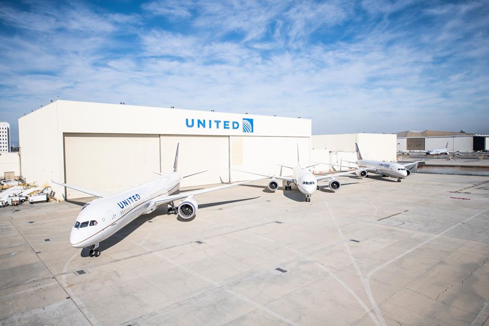 United Airlines prevé recortar su planilla a partir del 1º de octubre