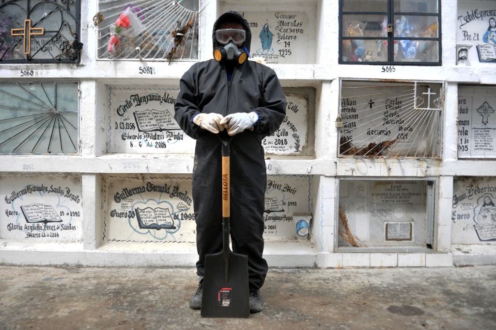 Ecuador admite “problemas” en manejo de muertos durante la pandemia