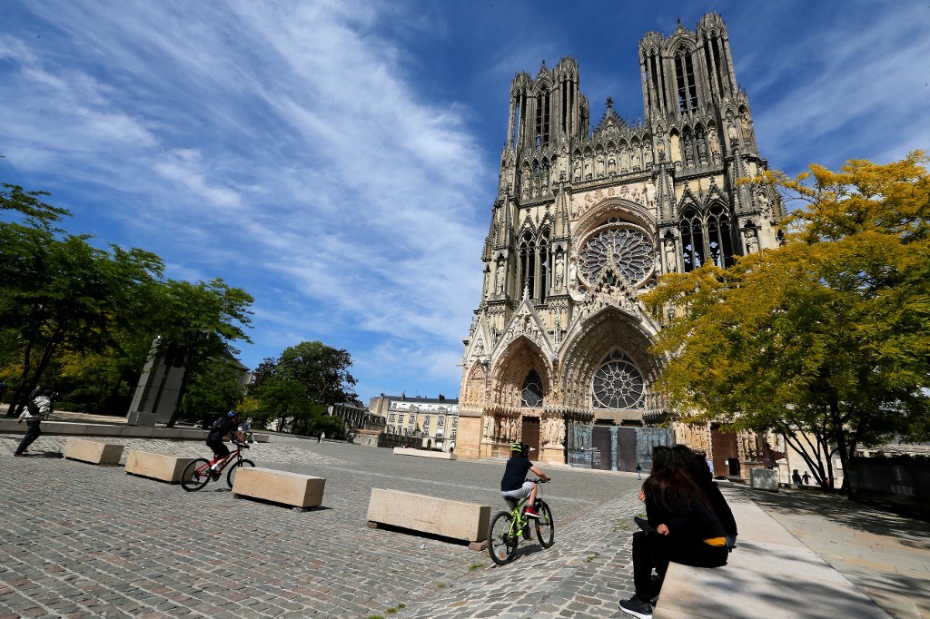 Vuelve a abrir la explanada de Notre-Dame en París, cerrada desde el incendio