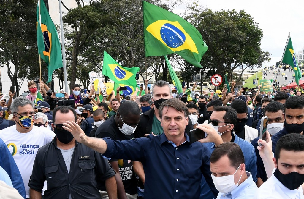 Bolsonaro pide a los brasileños grabar en hospitales para conocer ocupación de camas