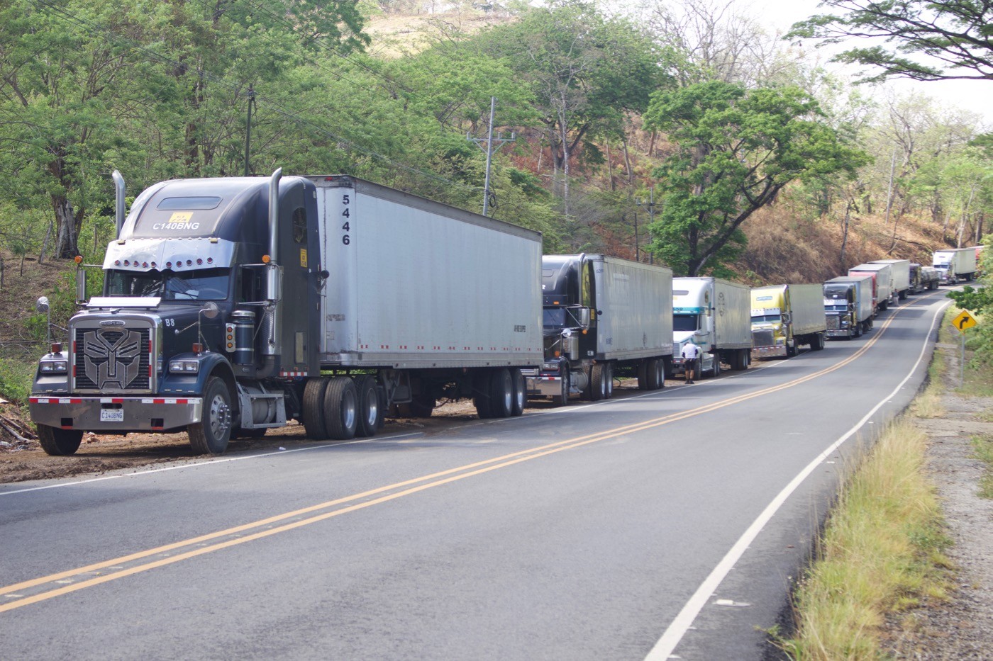 Industria alimentaria preocupada por restricciones en fronteras costarricenses