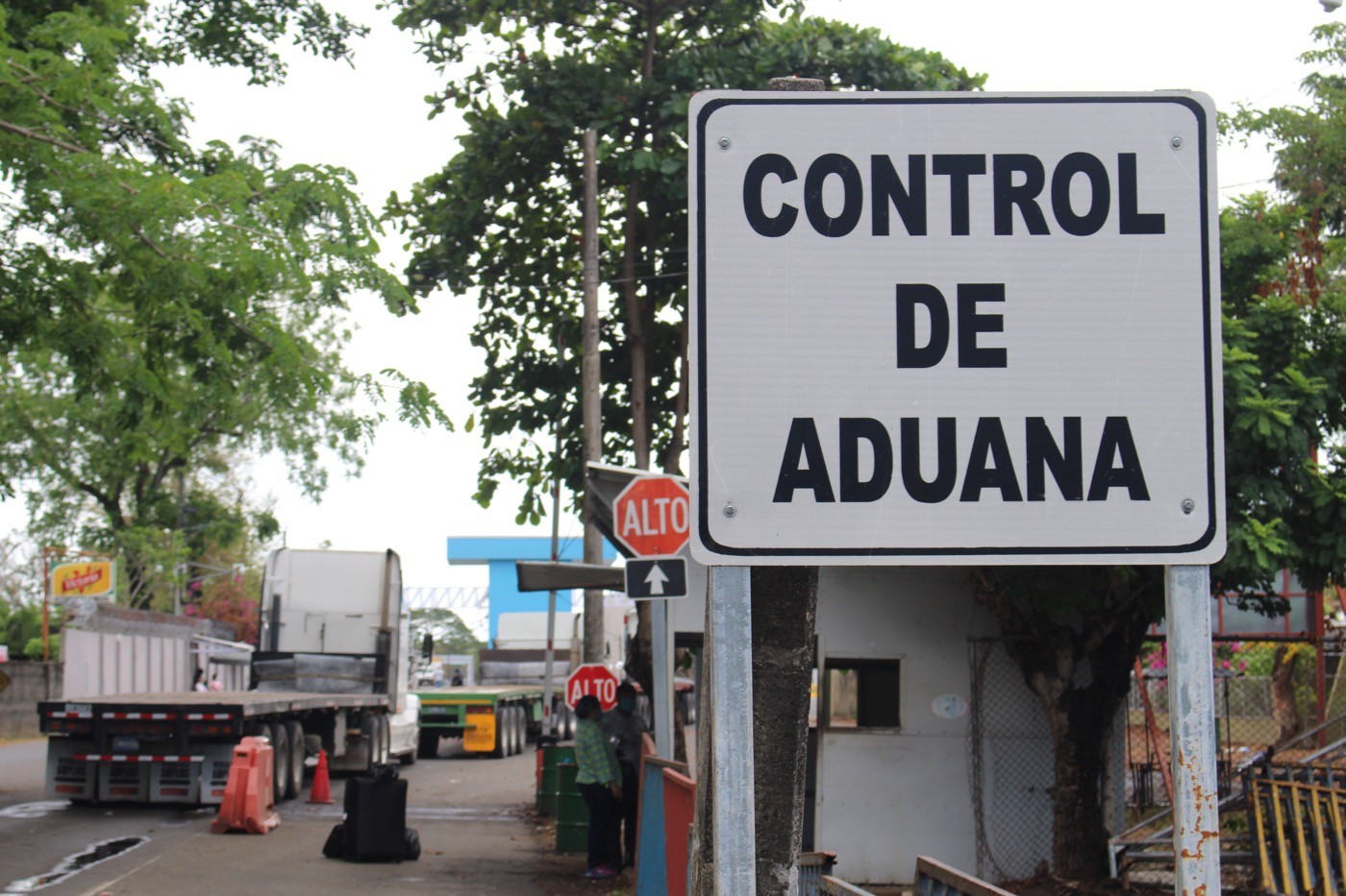 Detienen las importaciones en aduanas de Costa Rica por hackeo a Hacienda; empresarios reportan “caos”