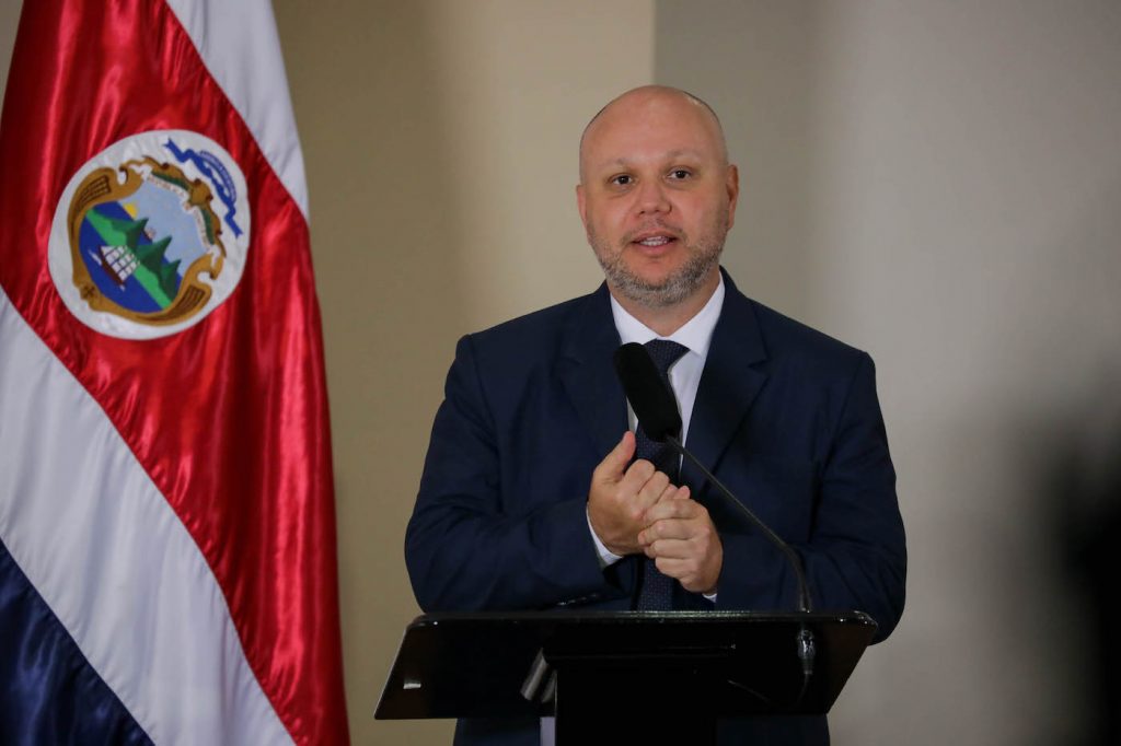 Ministro de Seguridad: “El deber de la policía es proteger a todos los costarricenses”
