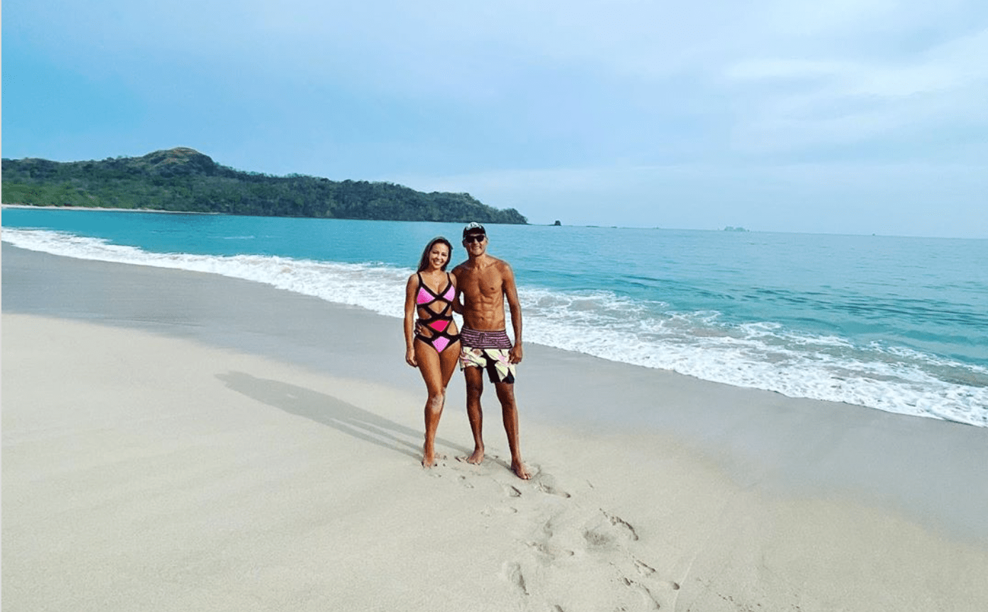 “En el paraíso”:  Keylor Navas y Andrea Salas disfrutan reapertura de playas en Costa Rica