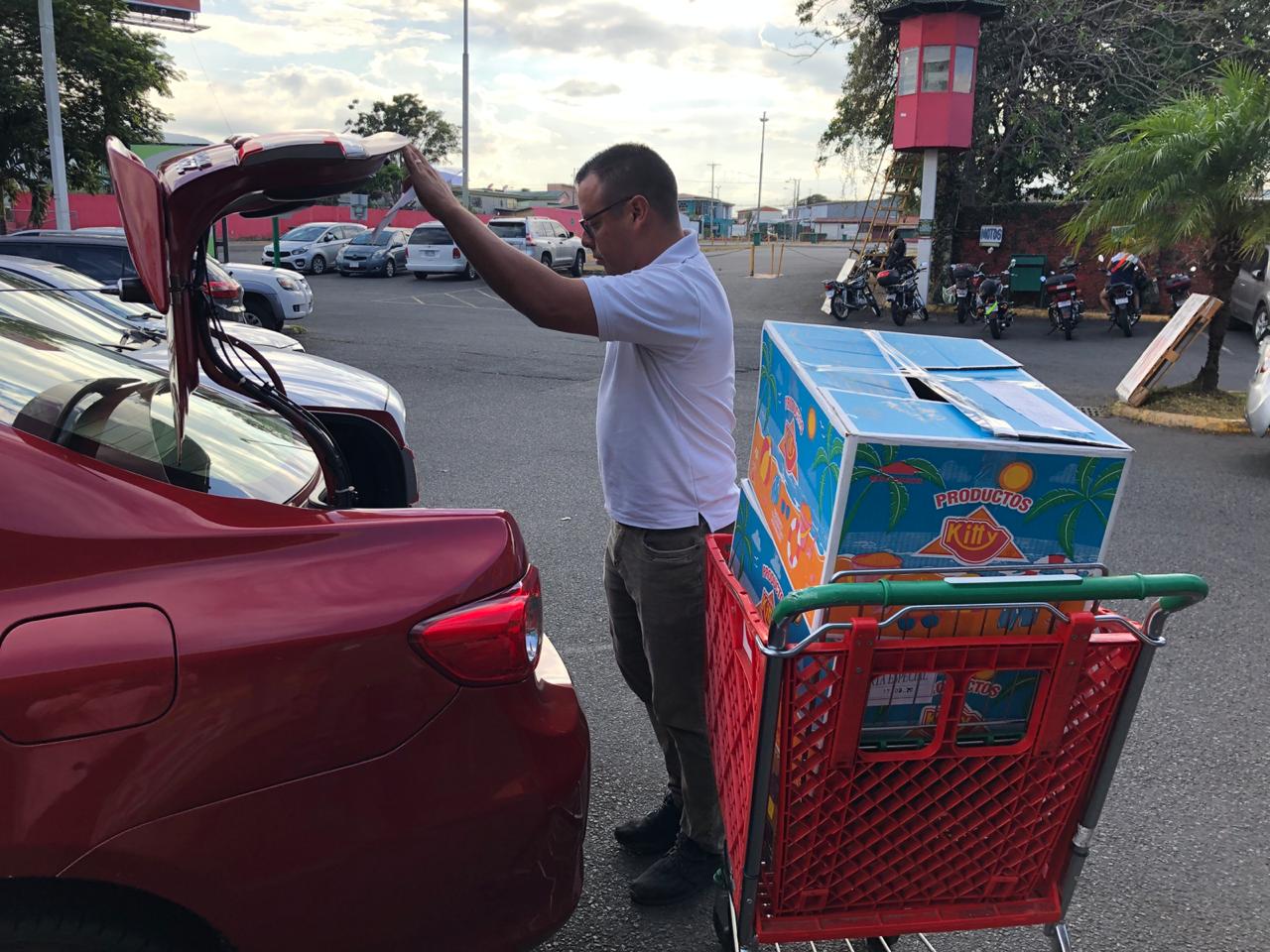 Cadena de supermercados se une a taxistas para ofrecer servicio de entregas a domicilio