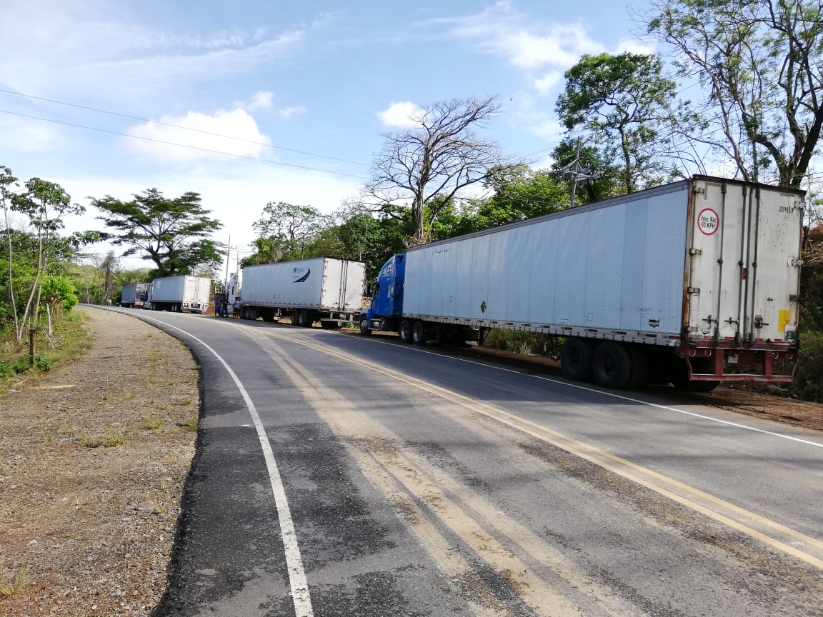 Camioneros ticos varados en Nicaragua: escasea el dinero, la comida, las condiciones son inhumanas y ya temen por su seguridad