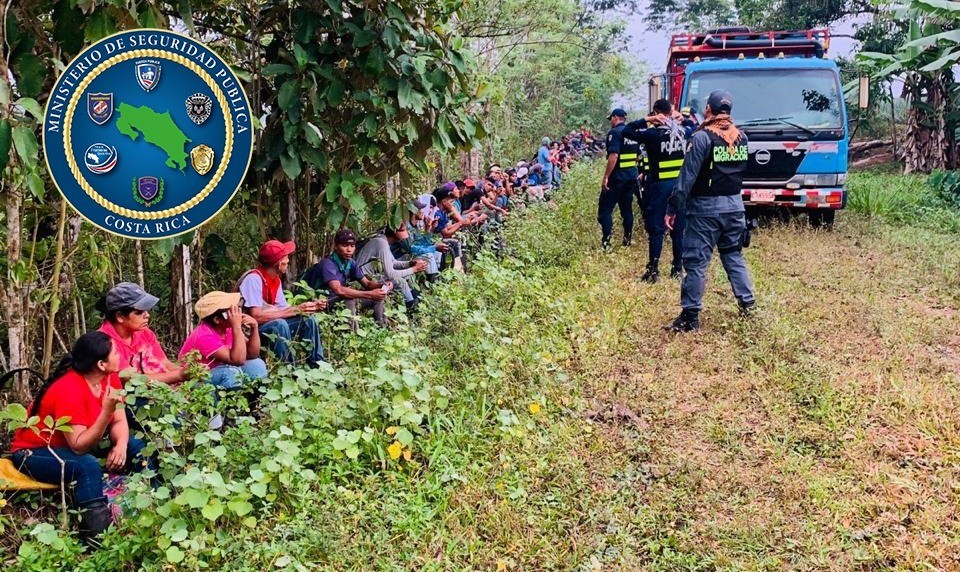 Policía intercepta camiones que transportaban nicaragüenses de forma irregular en Zona Norte