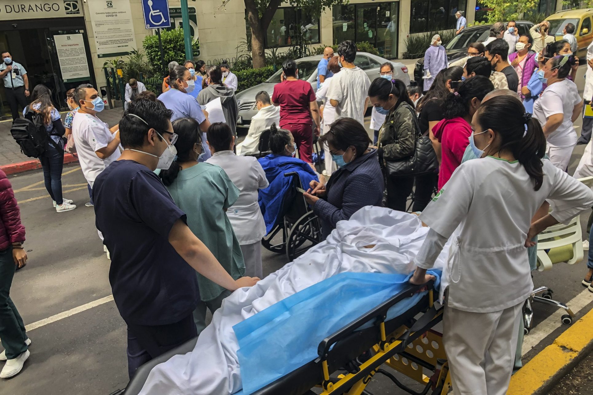 Fuerte sismo en México deja 6 muertos y acrecienta ansiedad por la pandemia