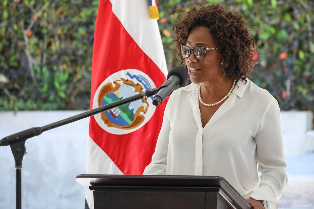 Vicepresidenta Epsy Campbell reafirma condena a “toda forma de racismo” tras controversial declaración del Ministro de la Presidencia