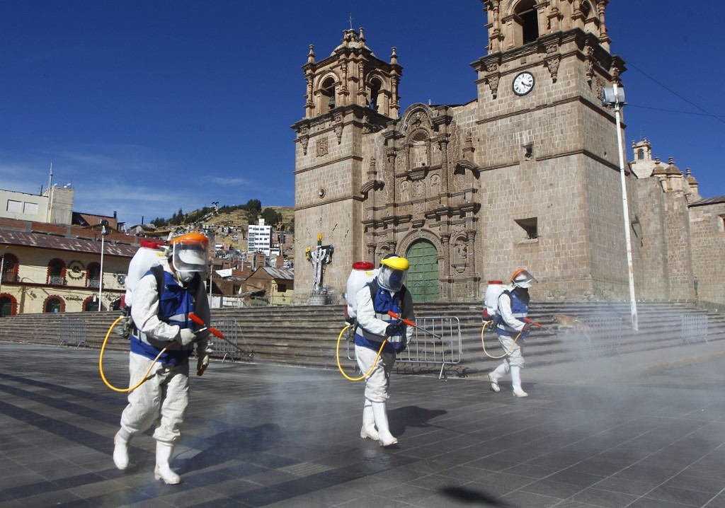Perú reabre centros comerciales para salvar su economía, colapsada por la pandemia