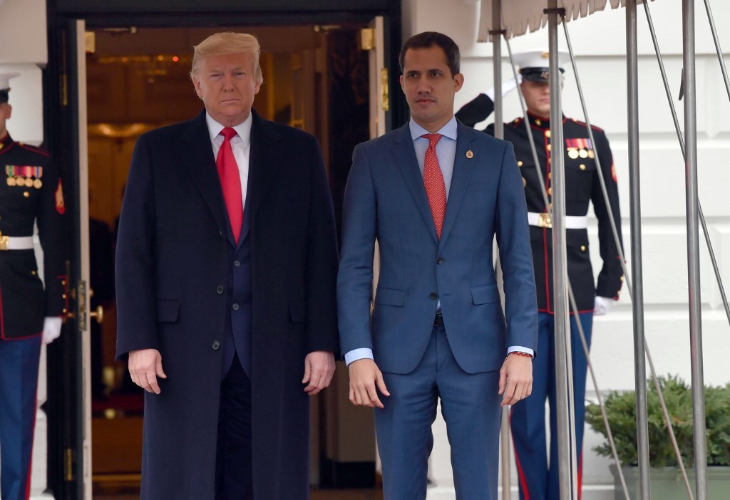 Trump está abierto a reunirse con Maduro y no confía totalmente en Guaidó