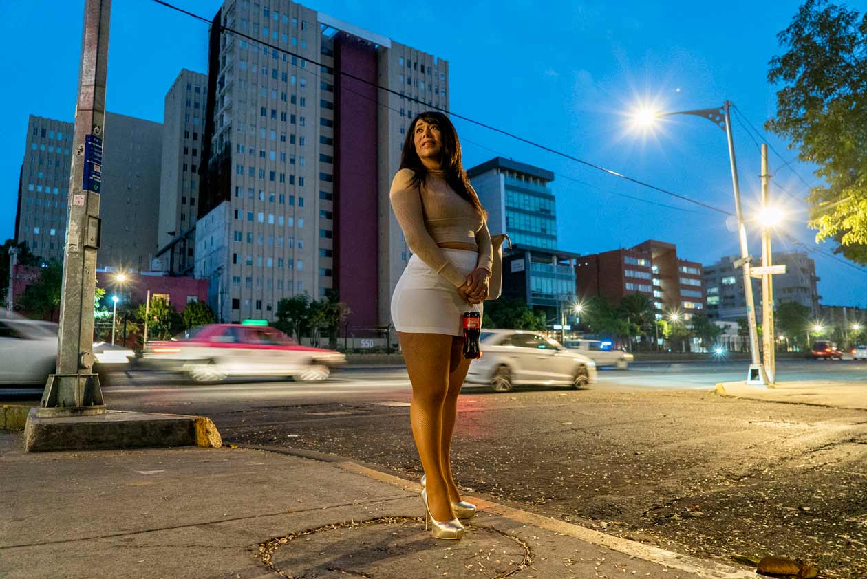Sin besos, en la calle y a escondidas: así cambió la COVID-19 el trabajo sexual en México