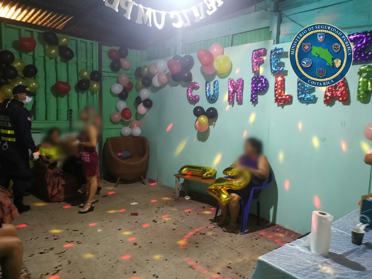Fuerza Pública frenó quinceaños en Alajuelita y fiesta en La Carpio por incumplir aislamiento
