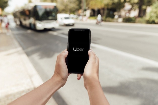 Usuarios y choferes de Uber podrán cancelar viaje si la otra persona no usa mascarilla