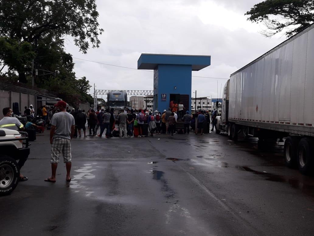 Migrantes nicaragüenses siguen varados en frontera ante restricciones por pandemia