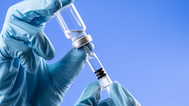 Menos del 1,5% de la población meta ha recibido las dos dosis de la vacuna anticovid