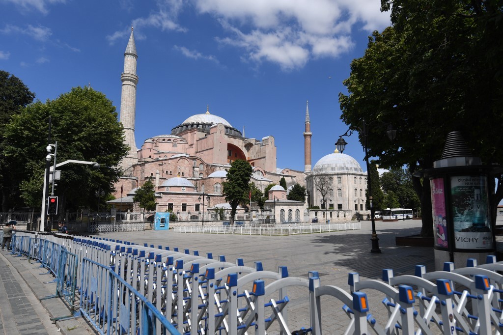 Presidente turco Erdogan visita la Santa Sofía, reconvertida ahora a mezquita