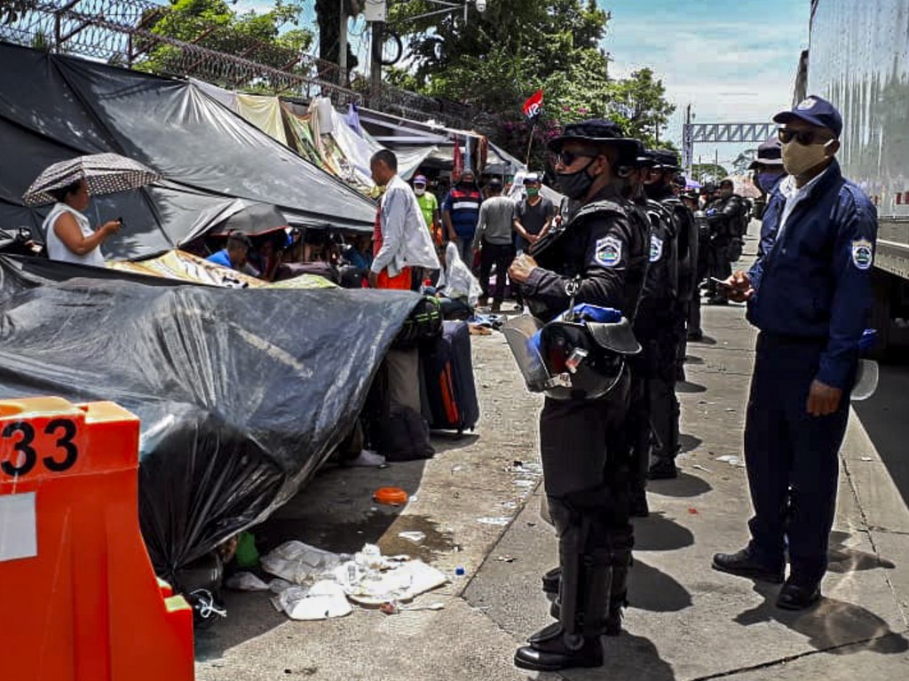 Gobierno busca que organizaciones tomen pruebas COVID-19 a nicaragüenses varados en Peñas Blancas