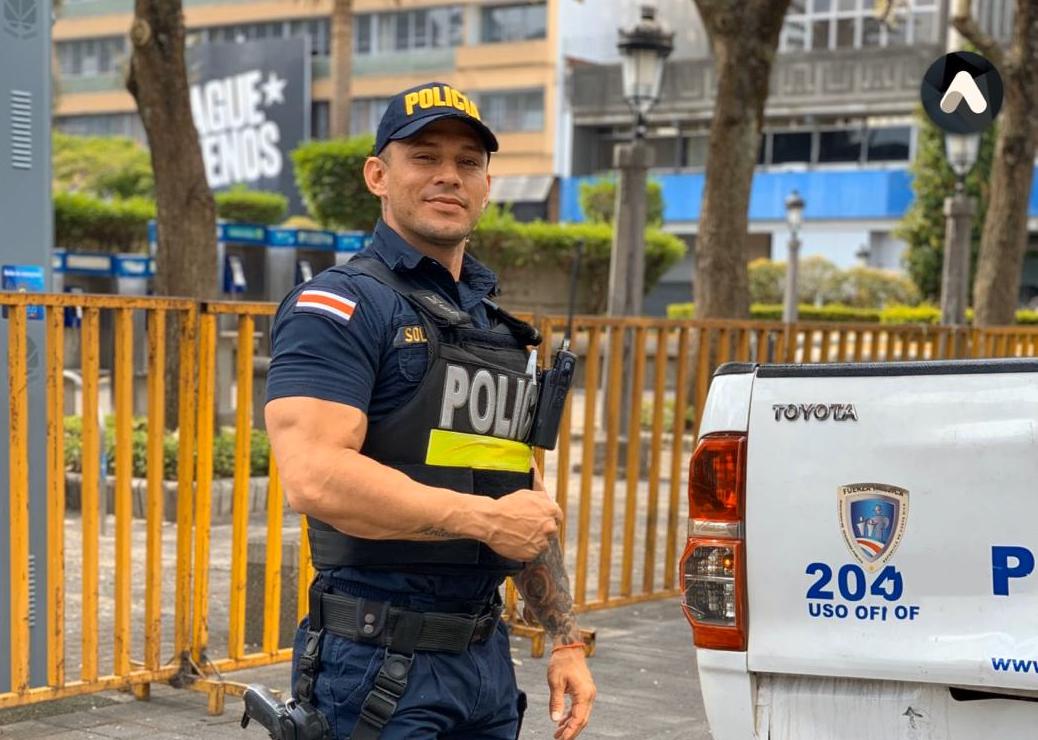 Alberth Avendaño, el oficial de Fuerza Pública que es una sensación en TikTok