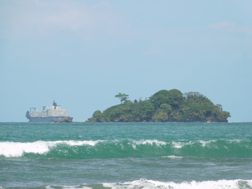Olas de 3,2 metros en el Caribe y mar picado en el Pacífico alertan los expertos para esta semana