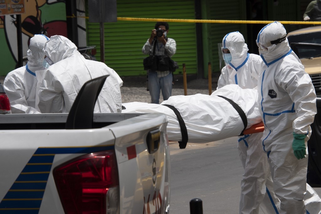 El Salvador registra casi 10 mil casos de COVID-19 y Bukele pide precaución