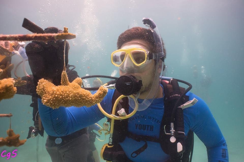 Jóvenes buceadores rescatan los arrecifes de coral de Puerto Viejo y Cahuita