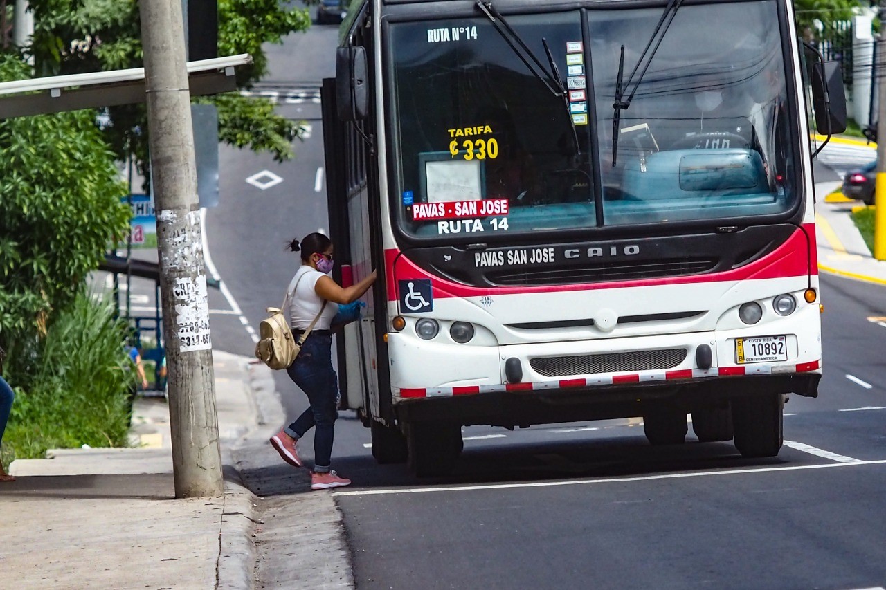 Rebaja en la tarifa de buses en el país rige a partir del 1 de setiembre: va desde ¢5 hasta ¢680