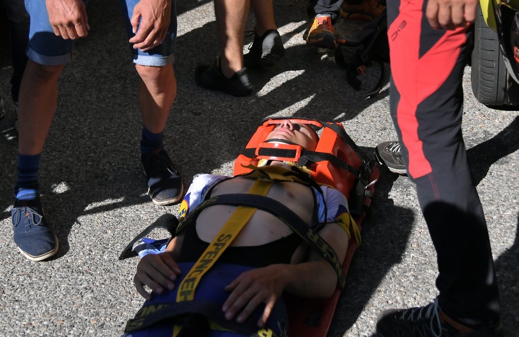 Ciclista Evenepoel sufre fractura en la pelvis tras caída en Giro de Lombardía