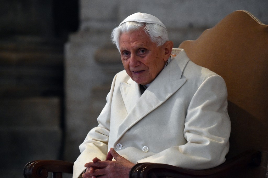 El papa emérito Benedicto XVI está “extremadamente frágil”, afirma prensa alemana
