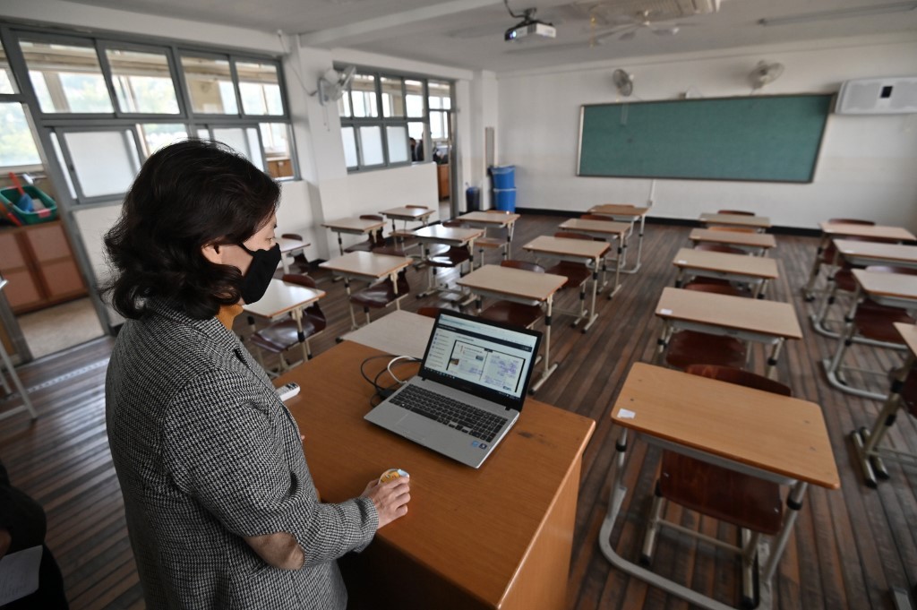 Más de la mitad de los docentes del MEP no tienen conocimientos para dar clases a distancia