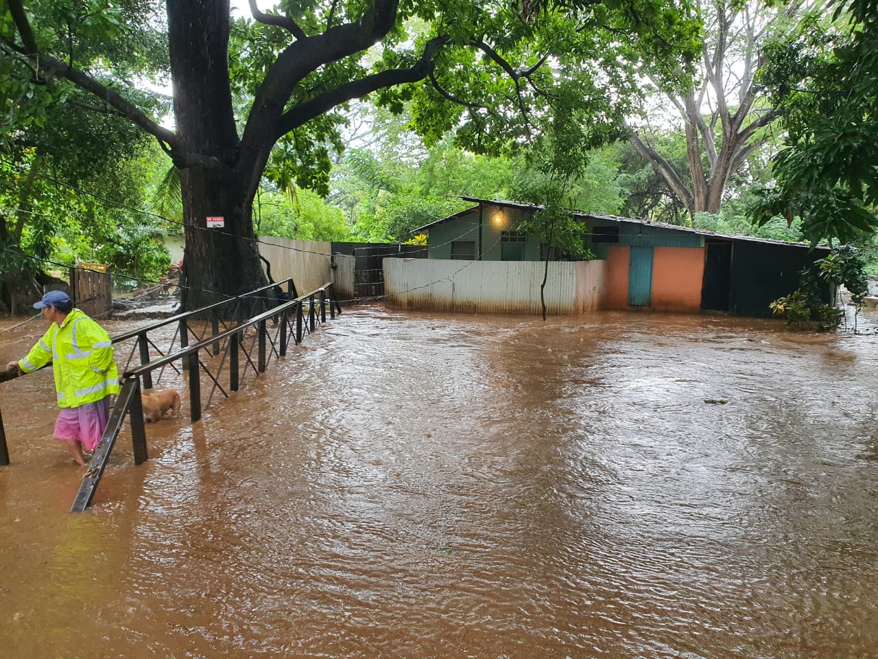CNE reporta 588 personas en albergues de Guanacaste ante las fuertes lluvias