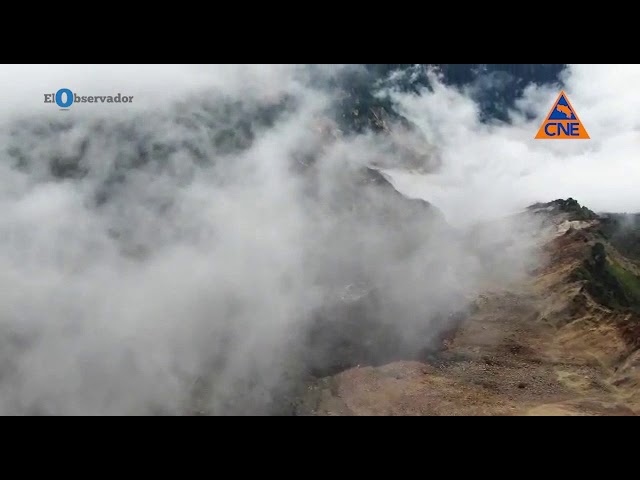 Impactantes imágenes: Equipo técnico de la CNE evalúa deslizamiento presentado en el volcán Irazú