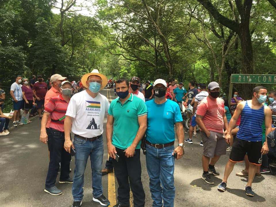 Diputados de oposición pujan por avance de proyecto para coligalleros de Abangares
