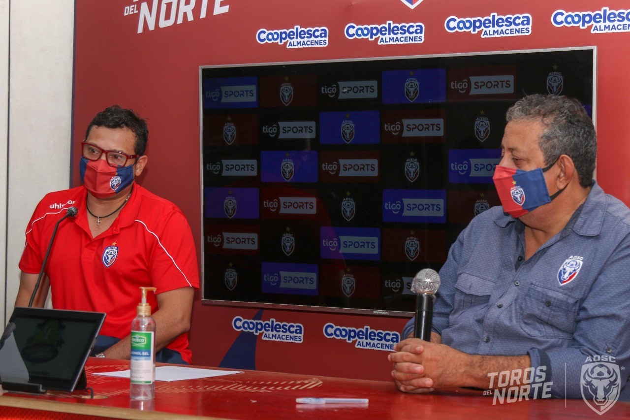 San Carlos presenta a Jeaustin Campos como su nuevo técnico