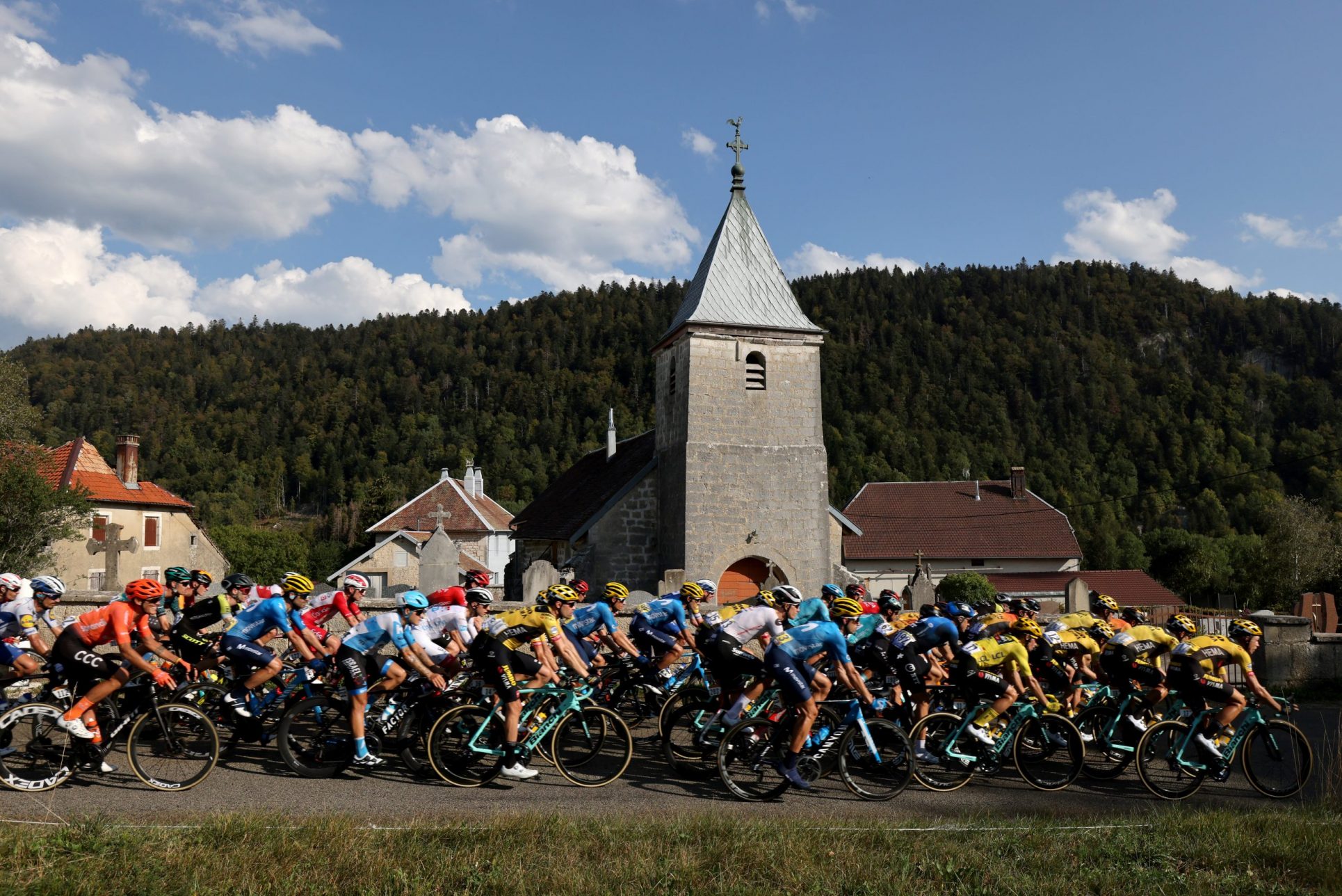 A un día de etapa decisiva, el líder Roglic se afianza en el Tour de Francia