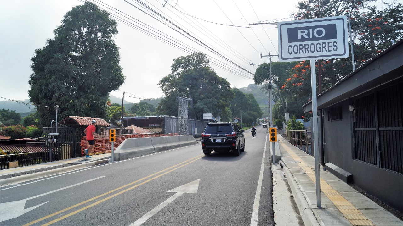 La ampliación de los 6 puentes de la ruta Santa Ana- Ciudad Colón quedará lista en dos meses