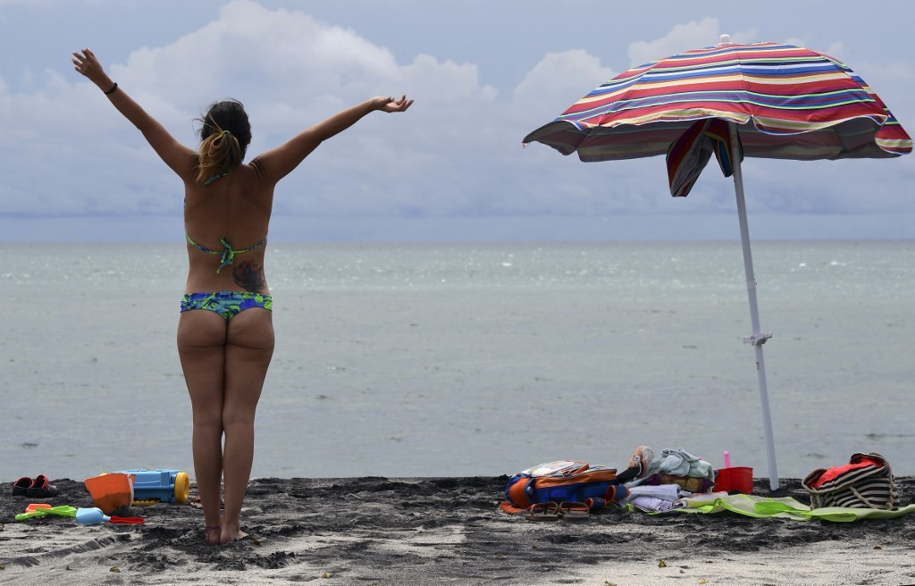 “Es maravilloso”: panameños regresan a las playas tras cierre por pandemia