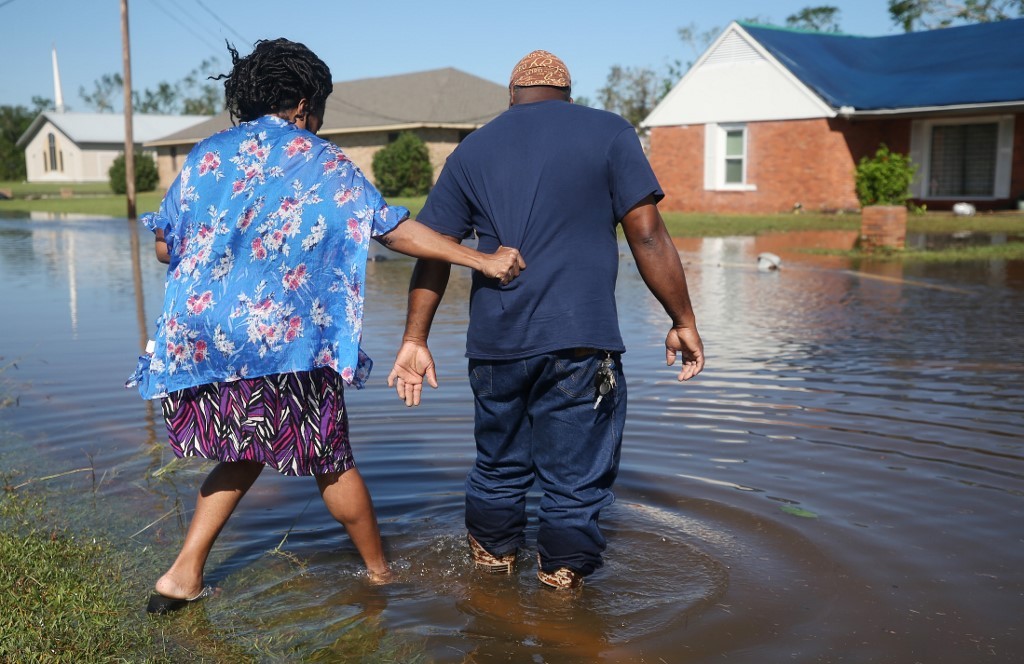 Residentes de Luisiana comienzan a evaluar daños provocados por Delta