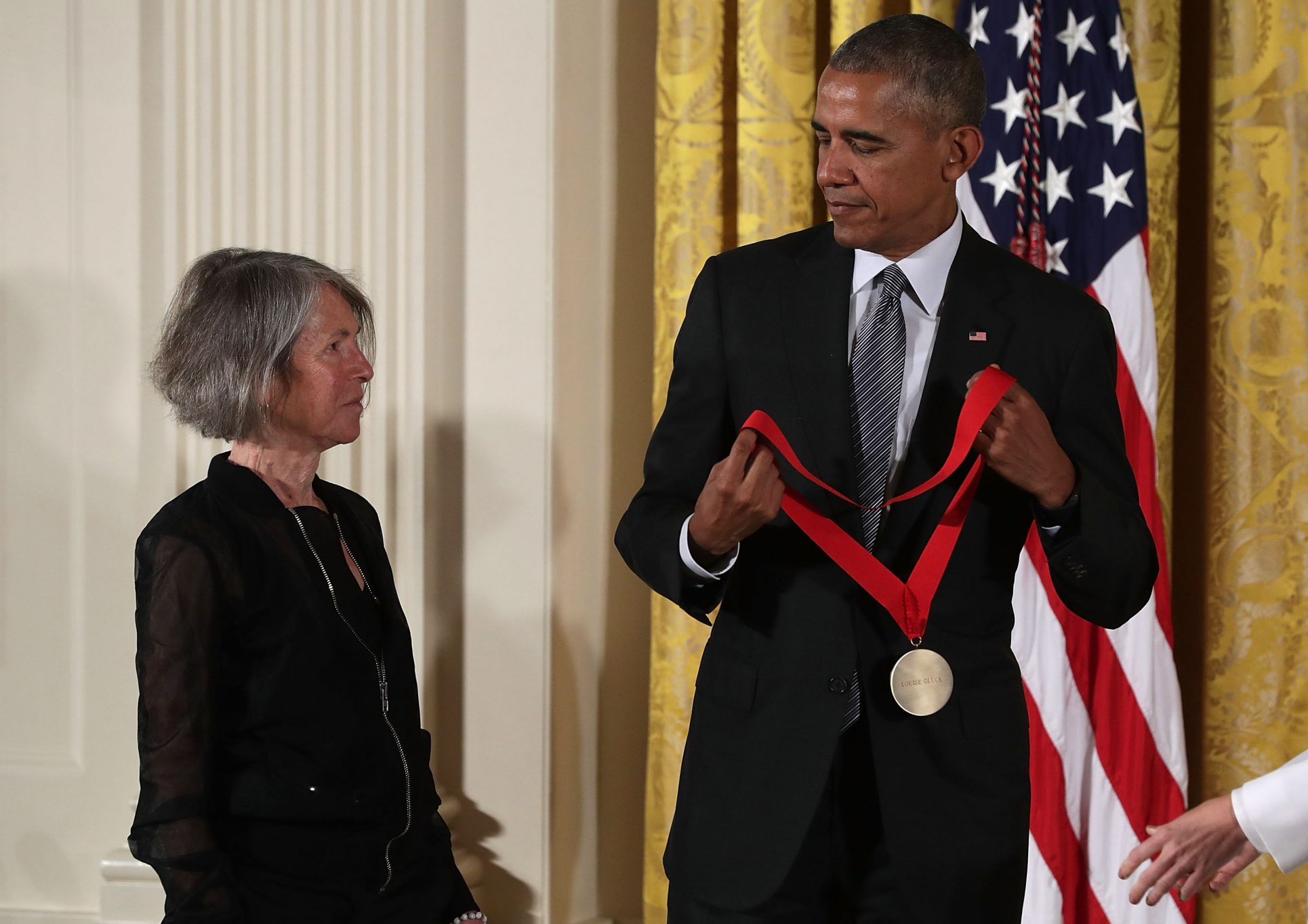 La poeta estadounidense Louise Glück gana el Premio Nobel de Literatura