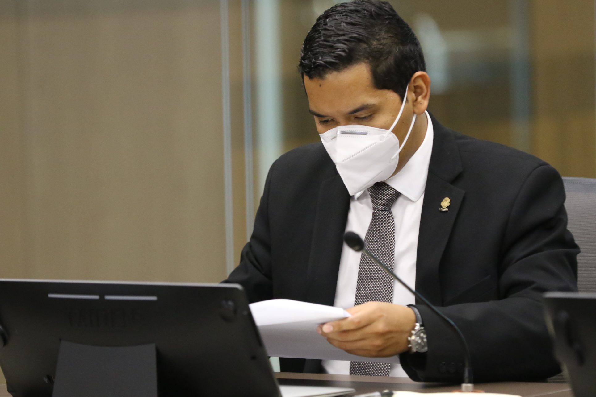 Gustavo Viales es llamado a cuentas a Comisión Legislativa por presunto ligamen con narcotráfico