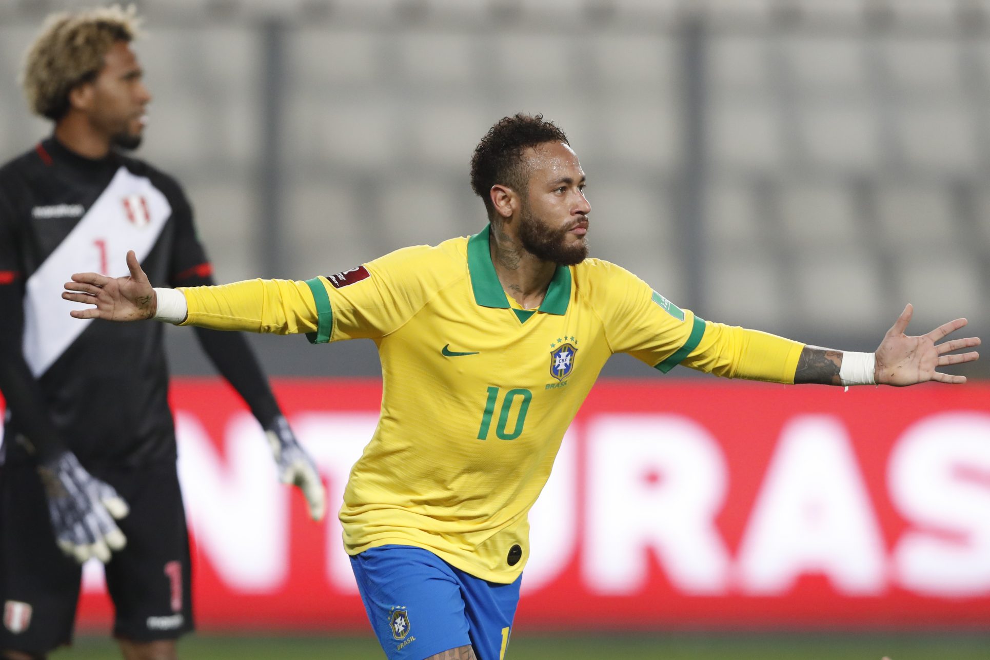 Neymar anota triplete y Brasil vence a Perú en eliminatoria suramericana