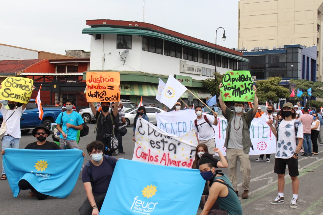 Estudiantes se unen a protestas y piden al Gobierno que les incluya en los procesos de diálogo