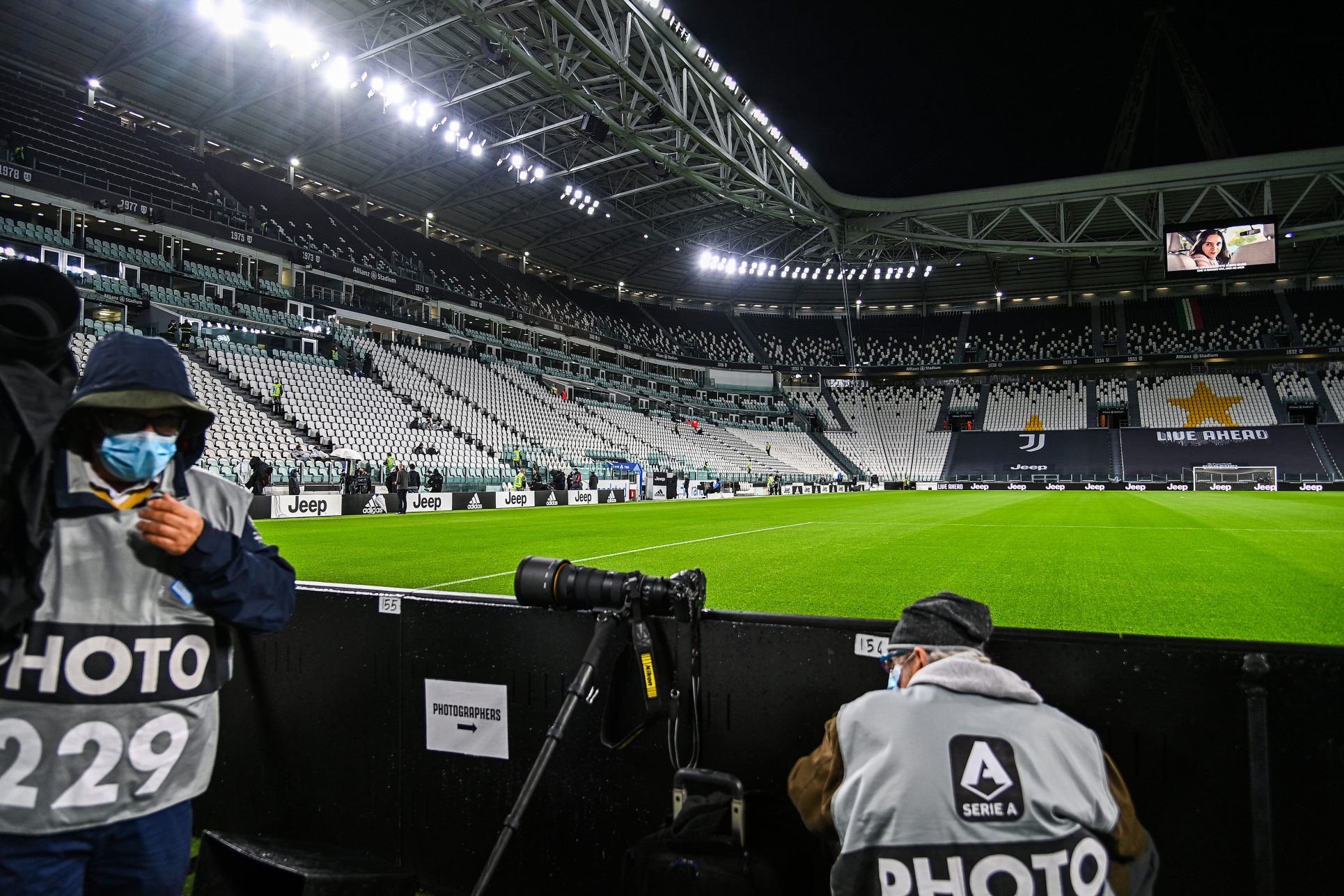Nápoles no se presenta para jugar contra Juventus y abre una crisis en el fútbol italiano