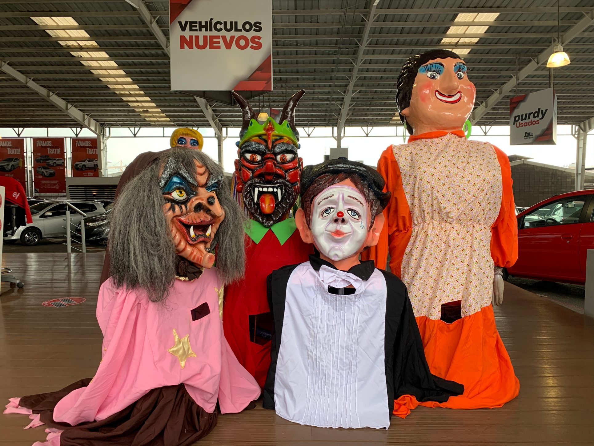 ¿Halloween? Grupo Purdy celebra el Día Nacional de las Mascaradas con lindas exhibiciones