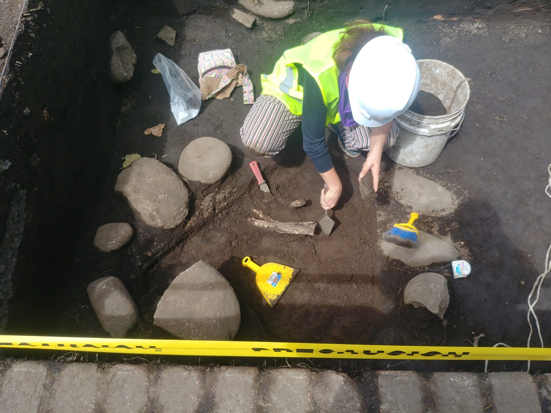 Encuentran tumbas precolombinas en zona donde se construye carretera entre Barreal y el Castella