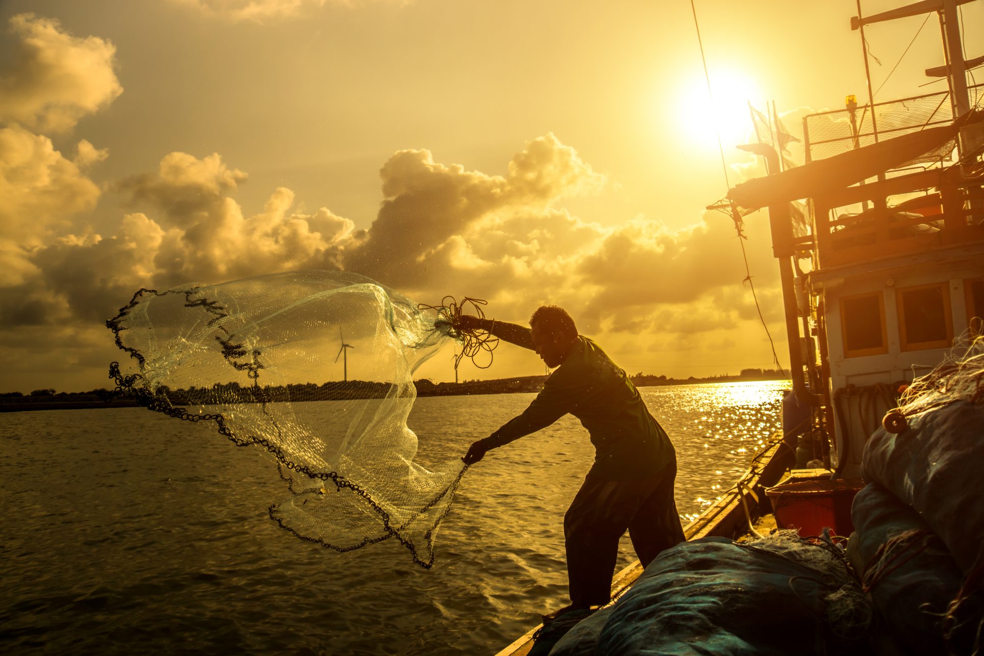 Candidato del Movimiento Libertario se opone a prohibiciones en sector pesquero