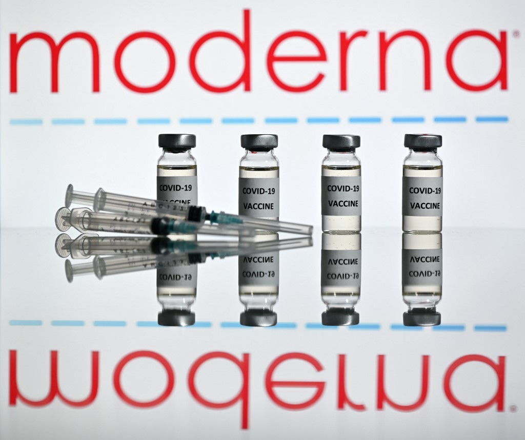 Con aprobación de Moderna, Reino Unido ya cuenta con tres vacunas para combatir el covid-19