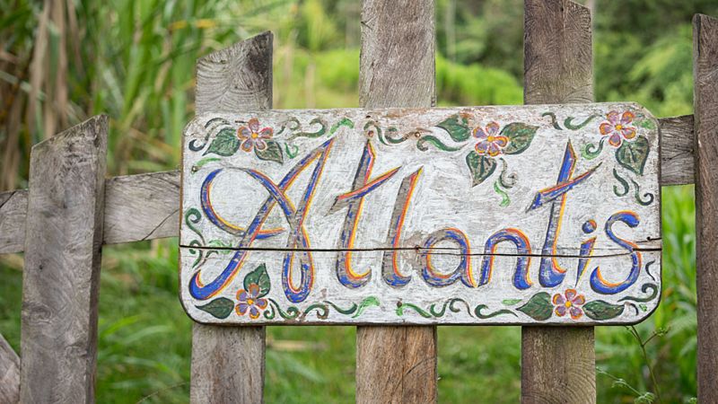 El desgarrador final de Atlantis, la polémica comuna de británicos que convivió con las FARC en Colombia